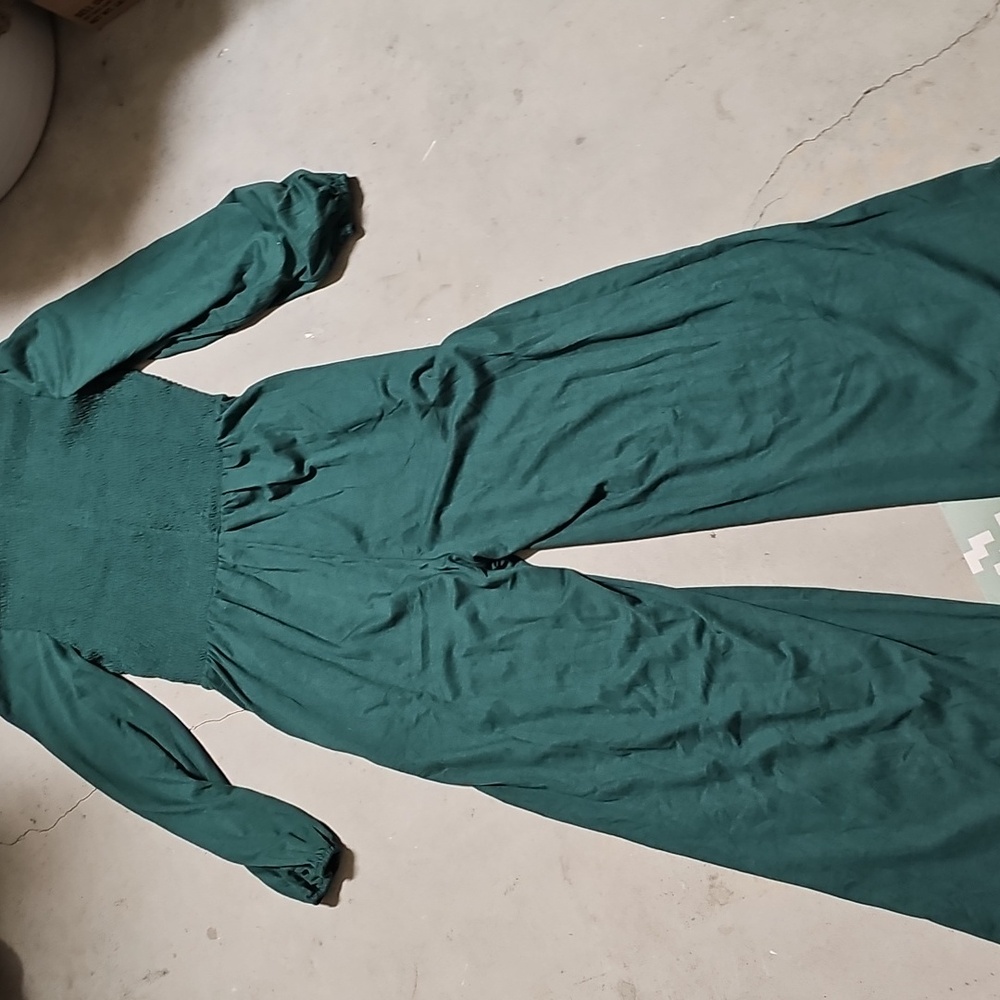 Nwt Green Jumpsuit with Lace Trim And Pockets - Picture 6 of 8